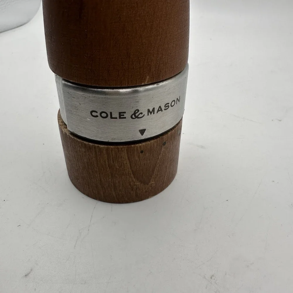 COLE & MASON Oldbury Wood Salt Grinder - Gourmet Mills Wooden Steel Gourmand 7.5